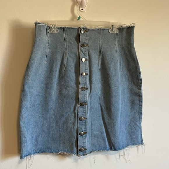 NWT Denim Skirt PLT PrettyLittleThing 10 Blue Fray High Button Jean Edgy Casual - Picture 3 of 14